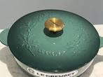 Nieuwe Le Creuset saus- of braadpan 21 cm Artichaut, Gietijzer, Nieuw, Ophalen of Verzenden, Keramische plaat