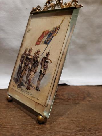 Antieke Franse fotolijst met militair tafereel beschikbaar voor biedingen