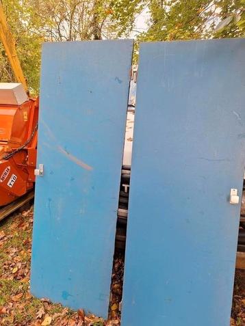 Trespa 2 deuren blauwe en panelen dubbelzijdig blauwe. Super beschikbaar voor biedingen