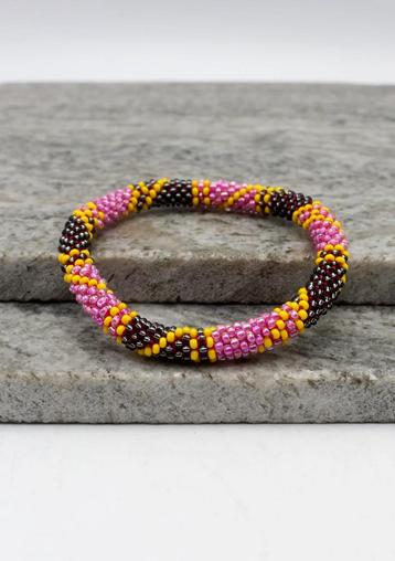 Glaskralen armband - roze, geel en zwart - RB213 beschikbaar voor biedingen