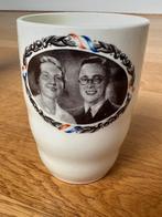 2 Koninklijke bekers en Wilhelmina wandbord, Verzamelen, Ophalen, Zo goed als nieuw, Nederland, Servies