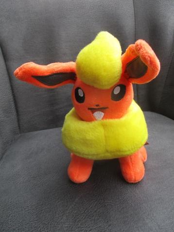 Pokémon Flareon knuffel 18 cm beschikbaar voor biedingen
