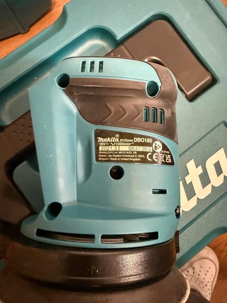 Makita DBO180 Excentrische Schuurmachine - Nieuw, Doe-het-zelf en Verbouw, Gereedschap | Schuurmachines, Nieuw, Excentrische schuurmachine