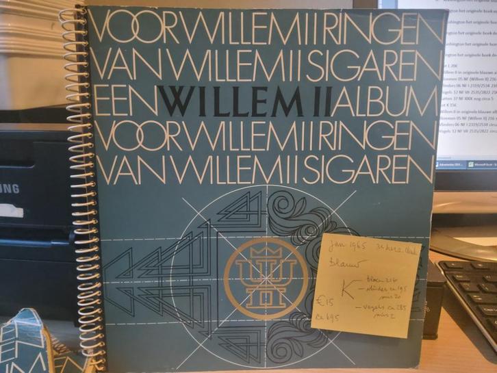 Willem II in originele blauwe album ca 695 sigarenbandjes, Verzamelen, Rookartikelen, Aanstekers en Luciferdoosjes, Gebruikt, Sigarenbandjes