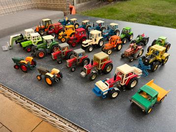 Verzameling tractors Britains en Siku beschikbaar voor biedingen