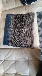 Sjaal met schubben patroon, Ophalen of Verzenden, Zo goed als nieuw, Maat 46/48 (XL) of groter, Sjaal