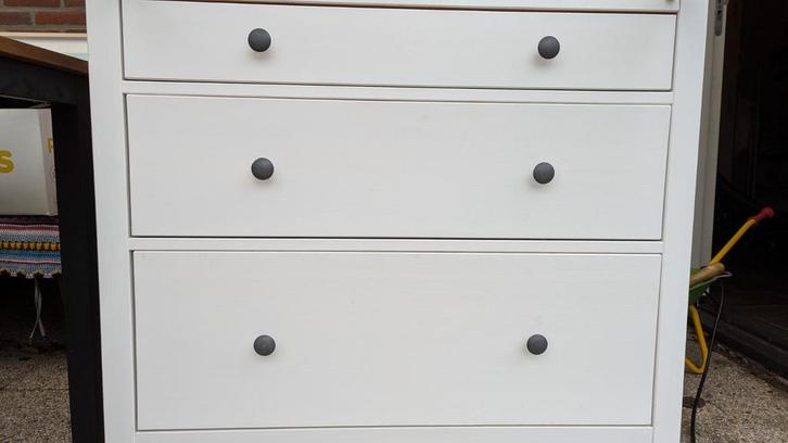 Ikea vitrinekast - HEMNES, Huis en Inrichting, Kasten | Dressoirs, Gebruikt, 50 tot 100 cm, 50 tot 75 cm, Met lade(s), Met deur(en)