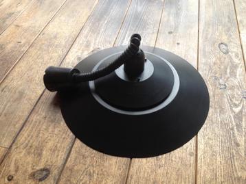 Zwarte metalen halogeenlamp tafel (jaren 80) beschikbaar voor biedingen