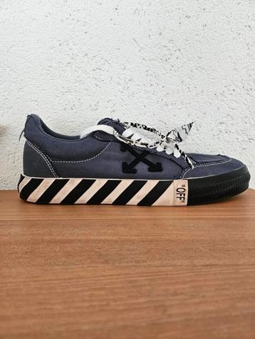 Off white Vulcanized low 43 beschikbaar voor biedingen