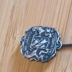 SPELDJE Van Leeuwen Zwijndrecht, Verzamelen, Speldjes, Pins en Buttons, Ophalen of Verzenden, Zo goed als nieuw, Merk