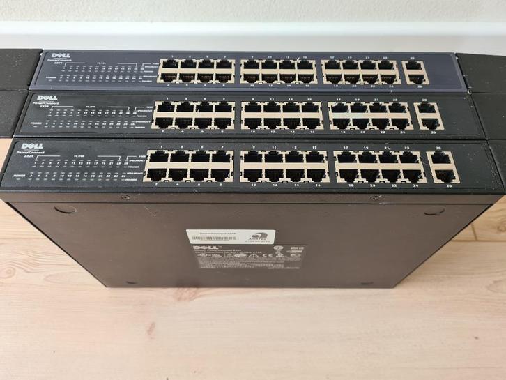Dell PowerConnect 2324 - 24+2 ports Ethernet Switch, Computers en Software, Netwerk switches, Gebruikt, Ophalen of Verzenden