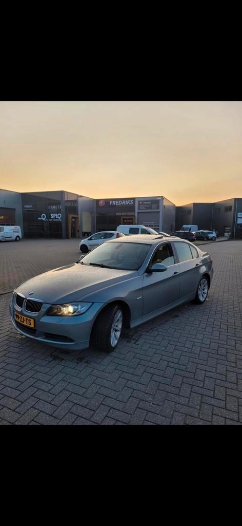 BMW 3-Serie 3.0 I 325 AUT 2008 Grijs, Auto's, BMW, Particulier, 3-Serie, Benzine, B, Sedan, Automaat, Origineel Nederlands, Zilver of Grijs