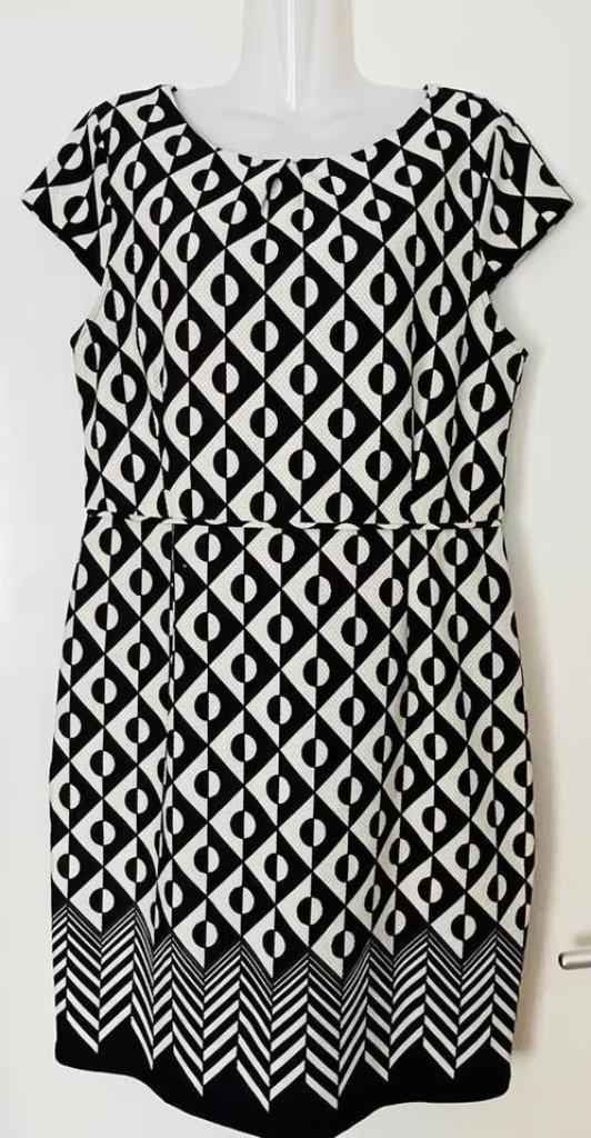 Smashed Lemon jurk maat 44[v], Kleding | Dames, Jurken, Zo goed als nieuw, Maat 42/44 (L), Zwart, Knielengte, Ophalen of Verzenden