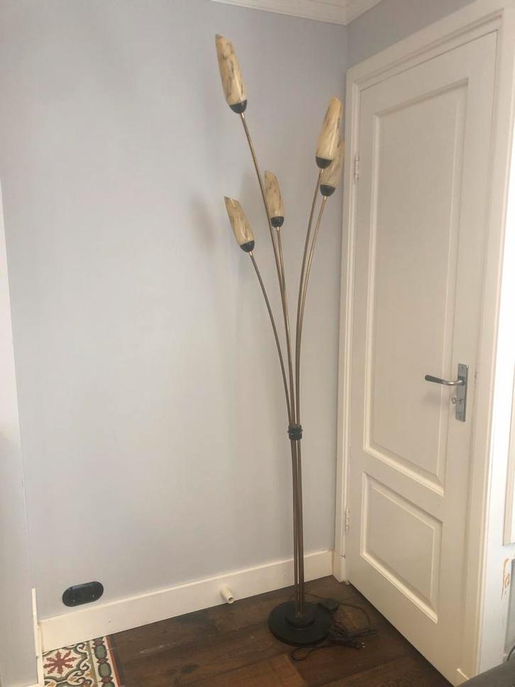 Retro vintage staande lamp vloerlamp met marmeren lampenkap, Huis en Inrichting, Lampen | Vloerlampen, Gebruikt, 150 tot 200 cm