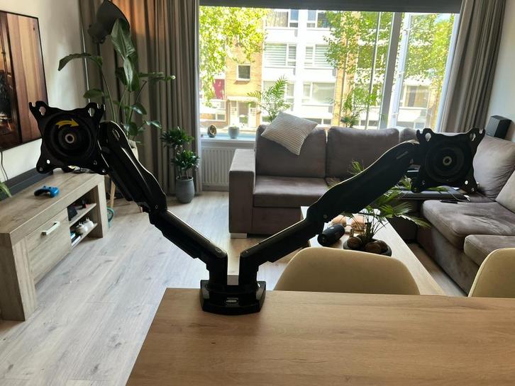 Monitorarm voor twee 13" tot 27" inch schermen, Computers en Software, Overige Computers en Software, Zo goed als nieuw, Ophalen of Verzenden