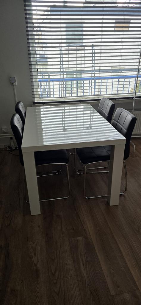 TV meubel ZGAN! + tafel + 4 stoelen (IKEA), Huis en Inrichting, Complete inboedels, Ophalen