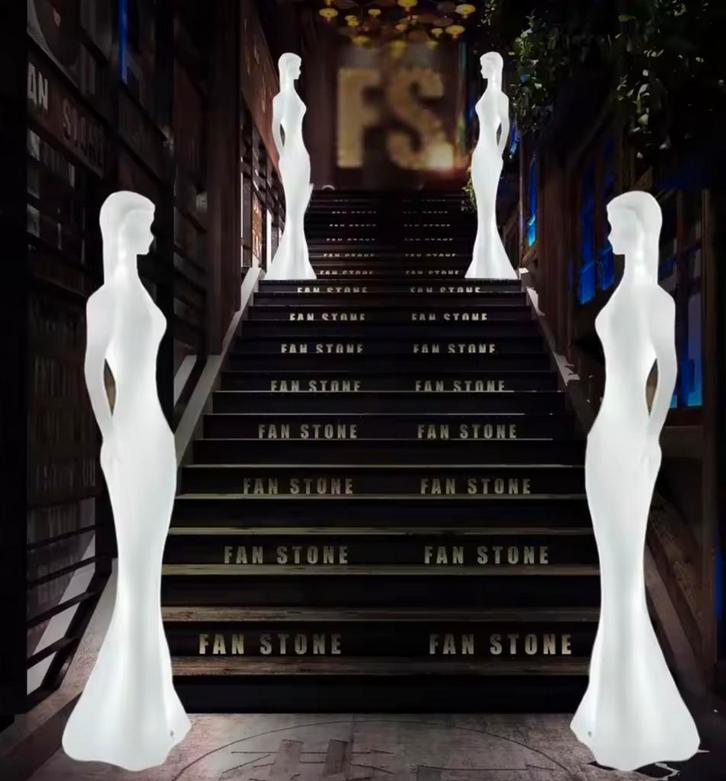 Waterbestendige grote decoratie model “ lady “ met led light, Huis en Inrichting, Woonaccessoires | Zuilen en Pilaren, Nieuw, Ophalen of Verzenden
