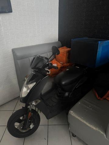 3 scooters totaal €250 beschikbaar voor biedingen