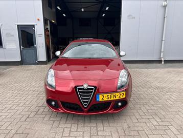 Alfa Romeo Giulietta 1.4 Turbo Multi AIR TCT 2013 Rood beschikbaar voor biedingen