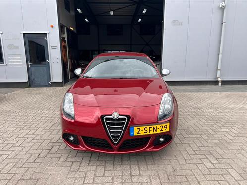 Alfa Romeo Giulietta 1.4 Turbo Multi AIR TCT 2013 Rood, Auto's, Alfa Romeo, Bedrijf, Giulietta, Airbags, Airconditioning, Boordcomputer