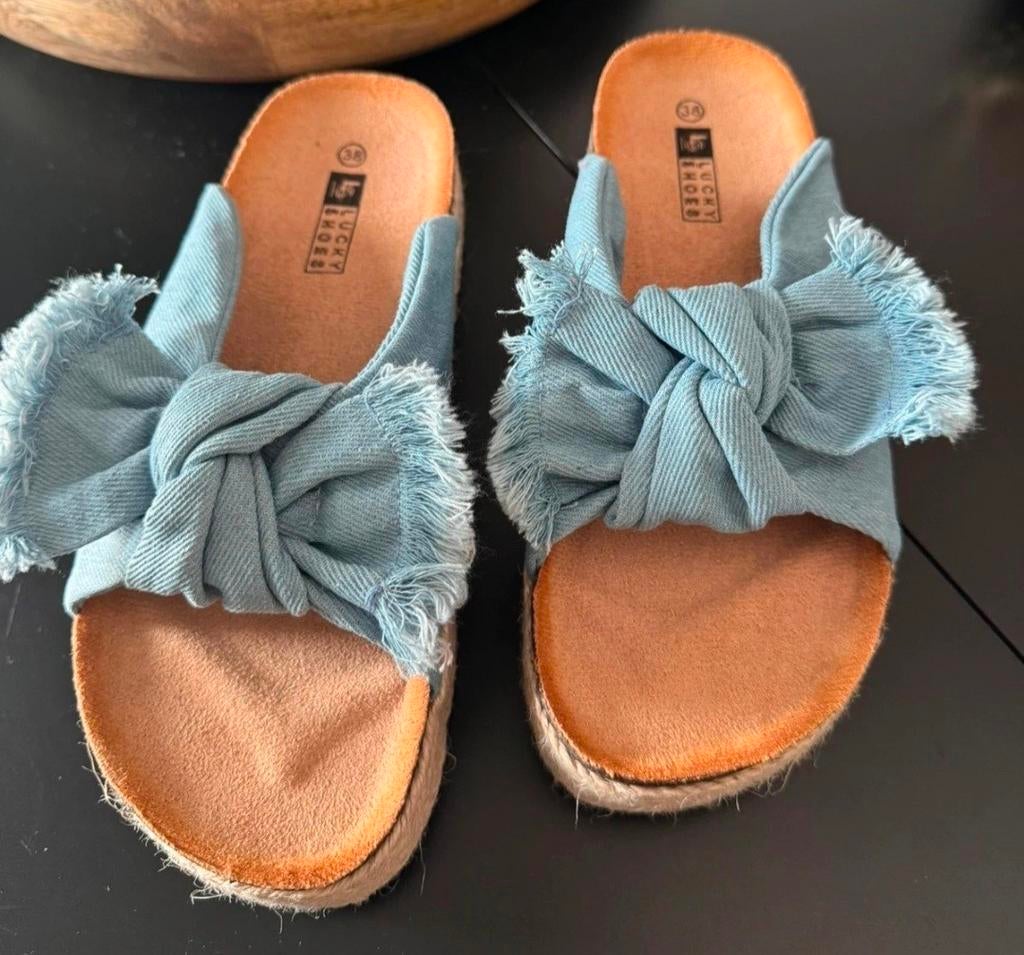 Slippers sandalen blauw jeans lucky shoes nieuw 38, Kleding | Dames, Schoenen, Ophalen of Verzenden, Nieuw, Blauw