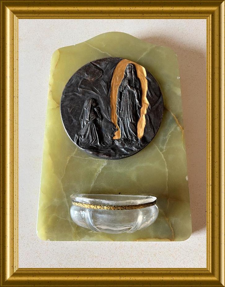 Antiek wijwatervaatje: onyx, Maria, Lourdes, Antiek en Kunst, Antiek | Religie, Ophalen of Verzenden