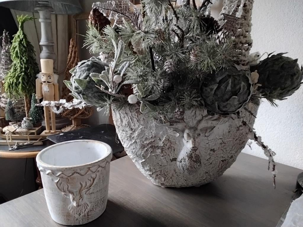 2 Prachtige bloempotten met hertenkop rond en ovaal, Ophalen, Binnen, Zo goed als nieuw, Overige vormen