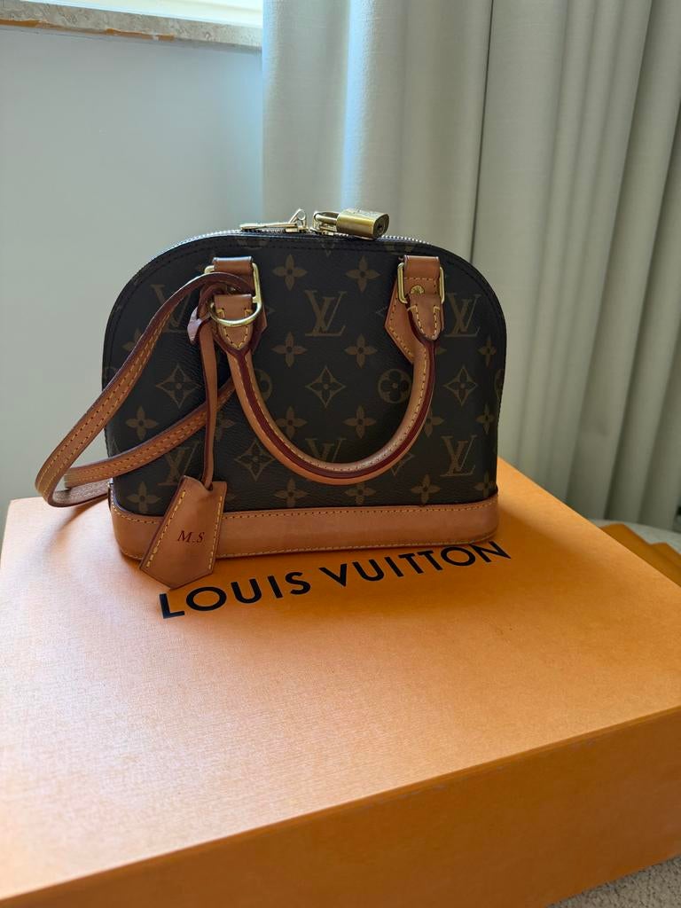 Louis Vuitton Alma BB Monogram Canvas Handtas, Sieraden, Tassen en Uiterlijk, Tassen | Damestassen, Ophalen of Verzenden, Gebruikt