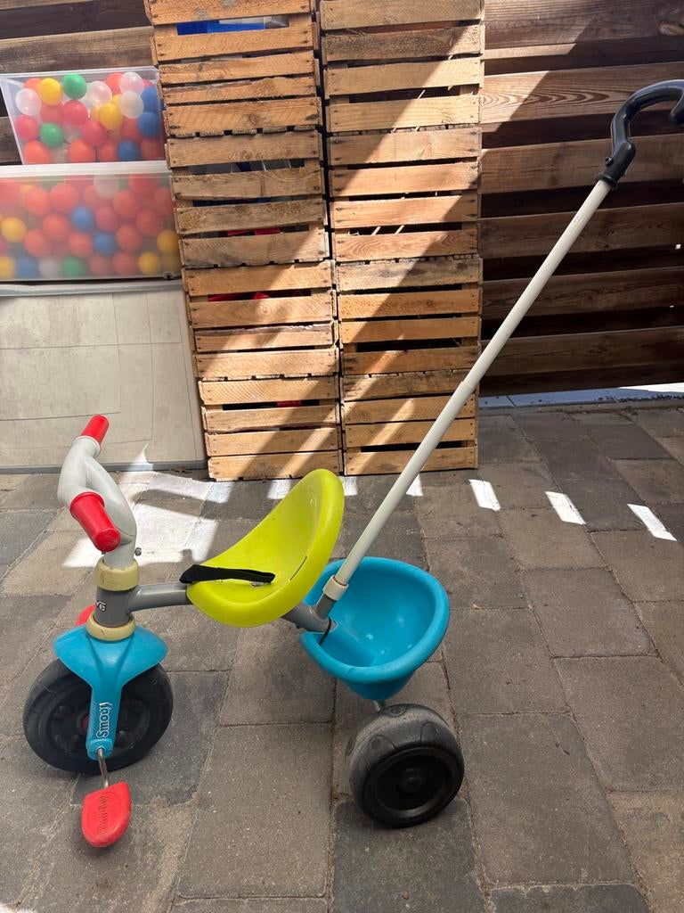 Smoby driewieler met duwstang, Ophalen of Verzenden, Gebruikt, Duwstang