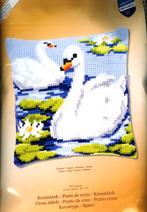 Cado vervaco borduurpakket kussen  2 Witte Zwanen, Ophalen of Verzenden, Nieuw, Handborduren, Borduurpakket