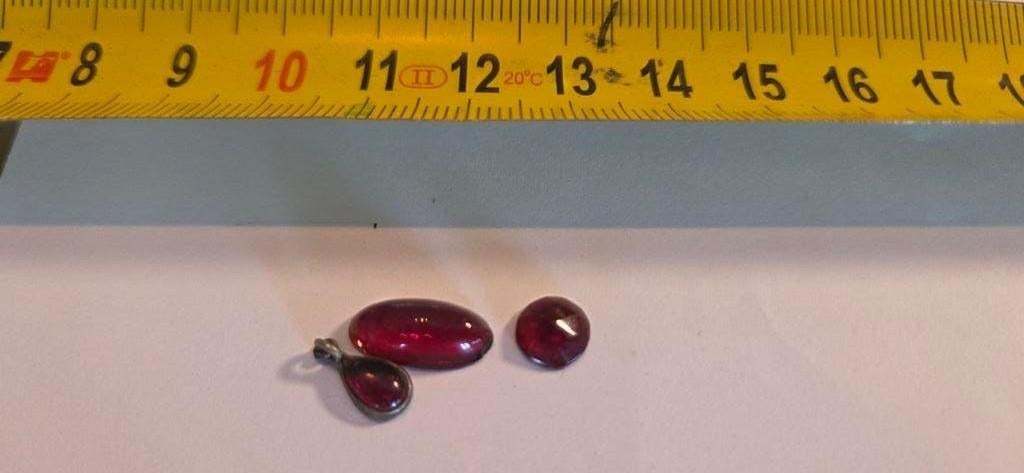 Robijn edelstenen - 3 stuks, rood, Ophalen of Verzenden