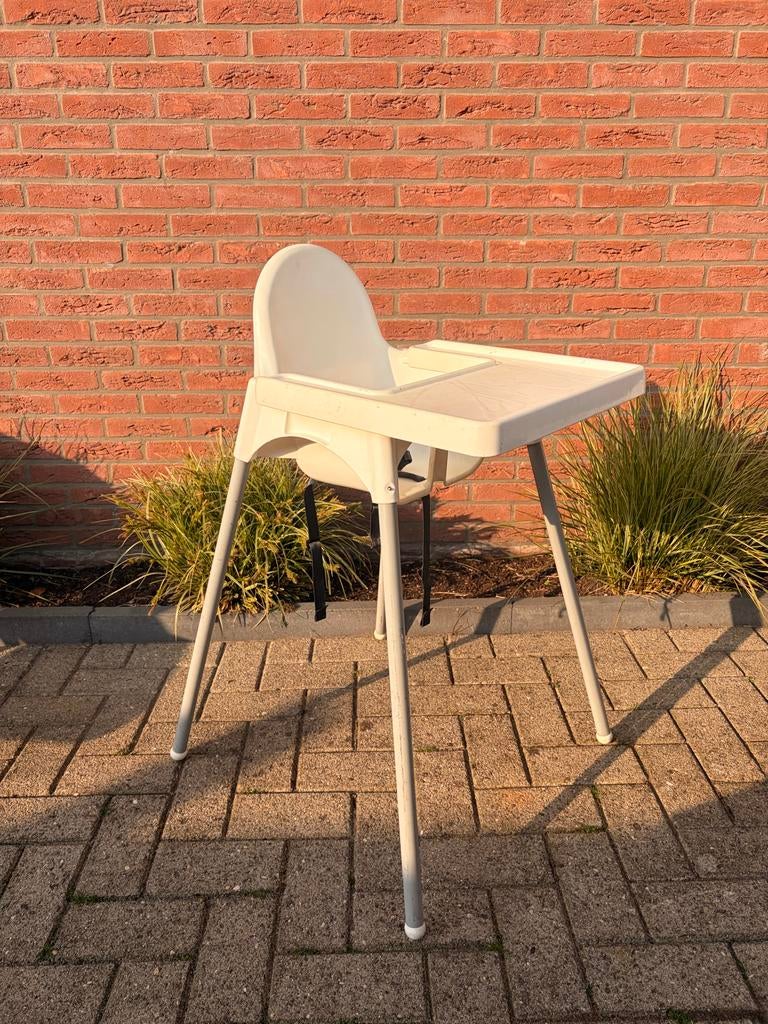 2 kinderstoelen IKEA: 1 hoge en 1 lage stoel, Ophalen, Gebruikt, Overige typen, Afneembaar eetblad