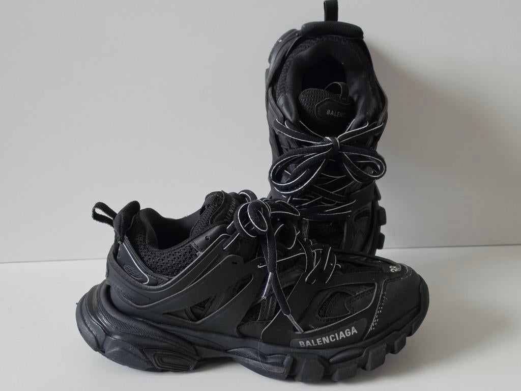 Balenciaga sneakers maat 38, Sport en Fitness, Korfbal, Ophalen of Verzenden, Zo goed als nieuw, Schoenen