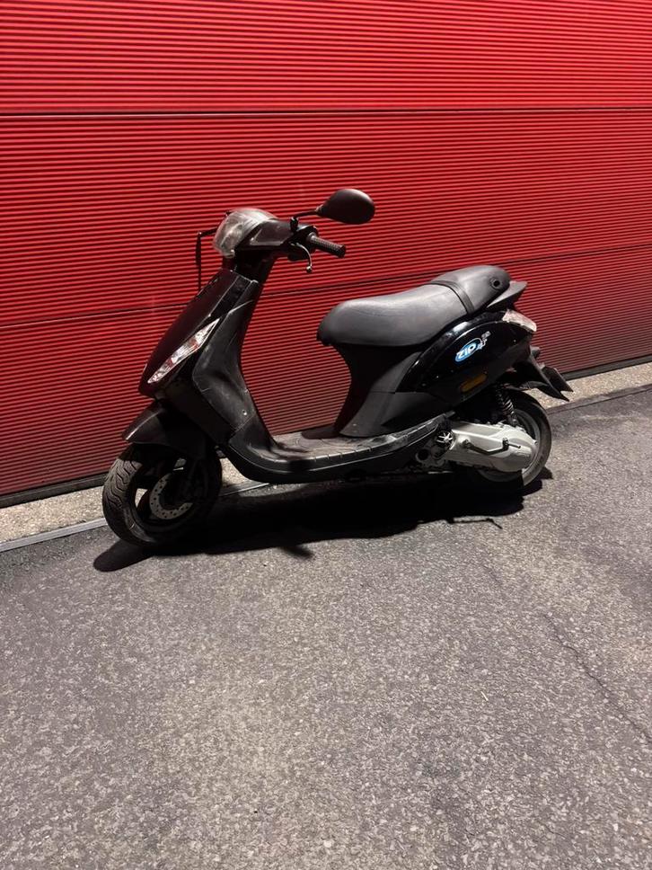 piaggio zip 125cc 2takt ac, Fietsen en Brommers, Scooters | Piaggio, Zo goed als nieuw, Zip, Ophalen of Verzenden