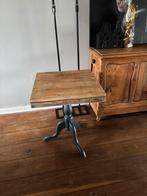 Vierkante wijntafel met houten blad en grijze poot, Huis en Inrichting, Ophalen, Minder dan 55 cm, Gebruikt, Vierkant