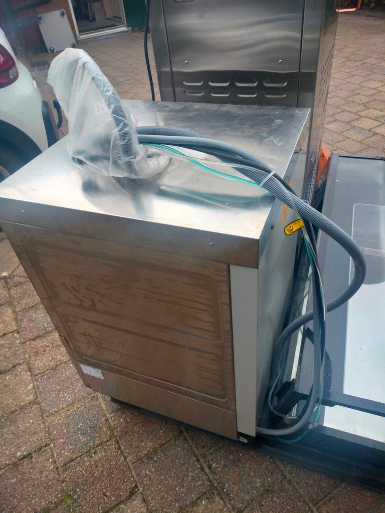 Gebaksvitrine Vaatwasser, Ophalen