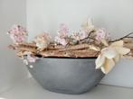 Zijde bloesem & magnolia met echte takken in betonlook vaas, Ophalen of Verzenden, Gebruikt