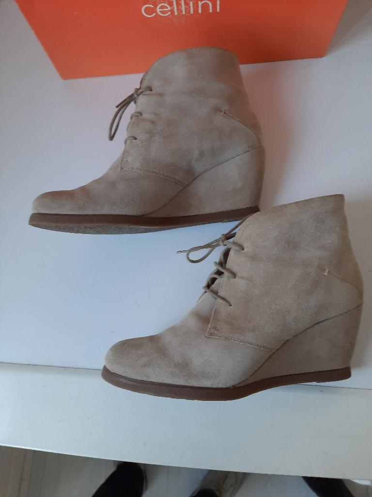 Enkellaarsjes (zandkleur), Kleding | Dames, Schoenen, Beige, Nieuw, Ophalen of Verzenden, Lage of Enkellaarzen