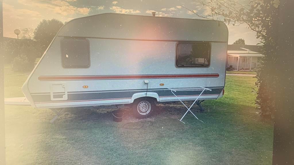 Beyerland 440 LB Lite 2003 en mover, Caravans en Kamperen, Caravans, Particulier, tot en met 4, 750 - 1000 kg, Treinzit, Beyerland