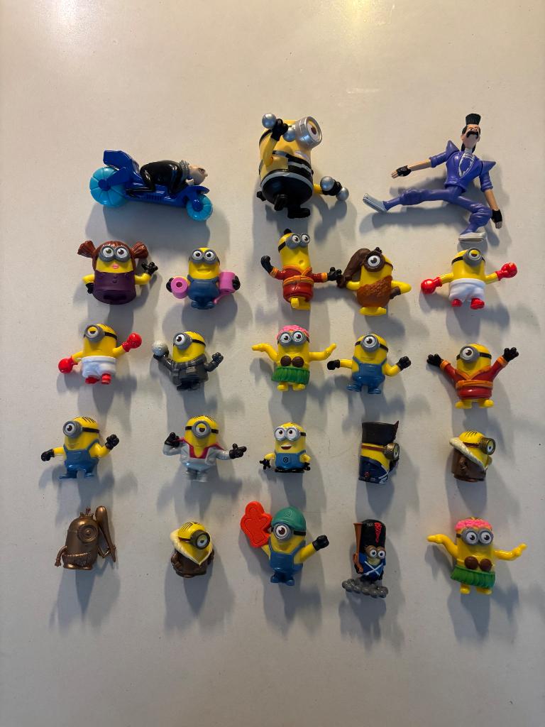 Mcdonalds verschrikkelijke ikke set minions speelgoed 23 st!, Verzamelen, Ophalen of Verzenden, Zo goed als nieuw