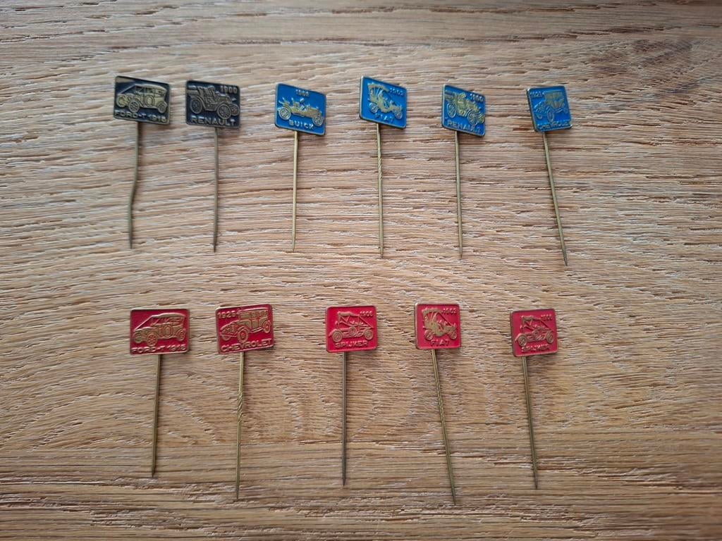 Vintage speldjes pins prikkers jaren '60 klassieke auto's, Verzamelen, Ophalen of Verzenden