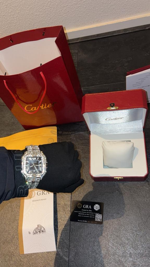 Cartier santos horloge iced out diamanten moissanite, Sieraden, Tassen en Uiterlijk, Horloges | Heren, Zo goed als nieuw, Polshorloge