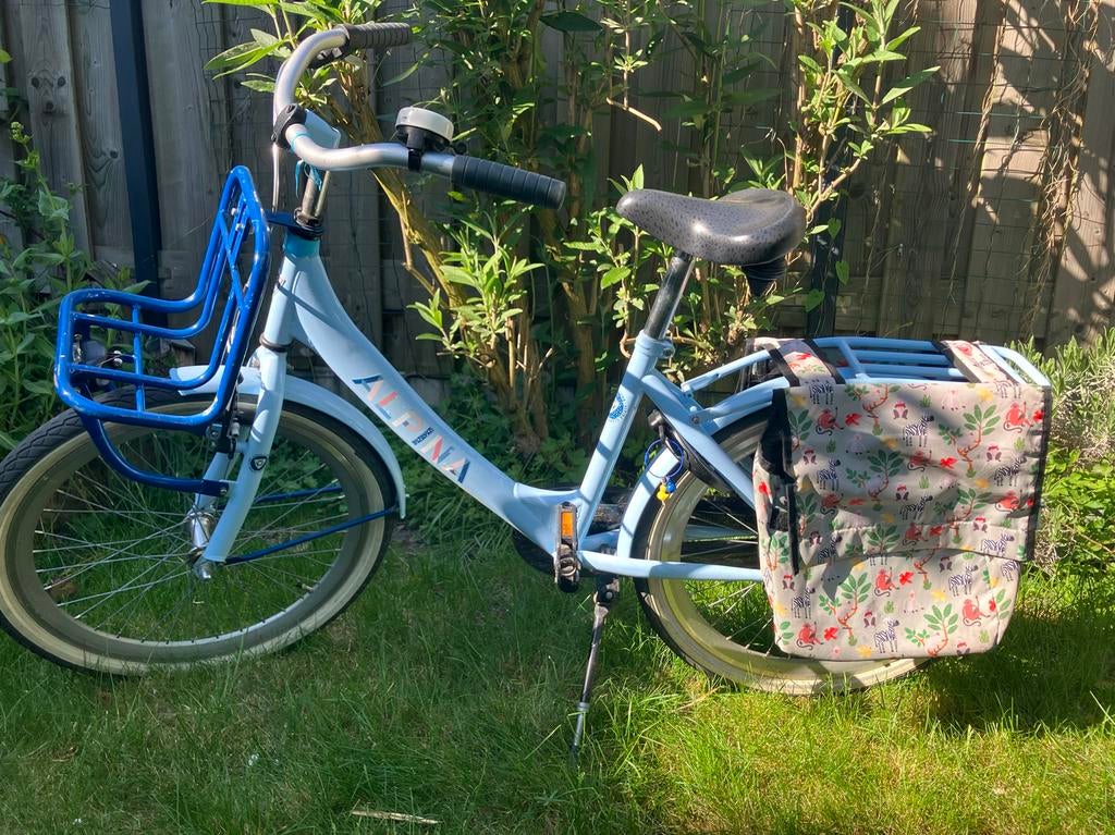 Alpina kinderfiets met voordrager en fietstassen, Ophalen, Terugtraprem, 22 inch, Gebruikt