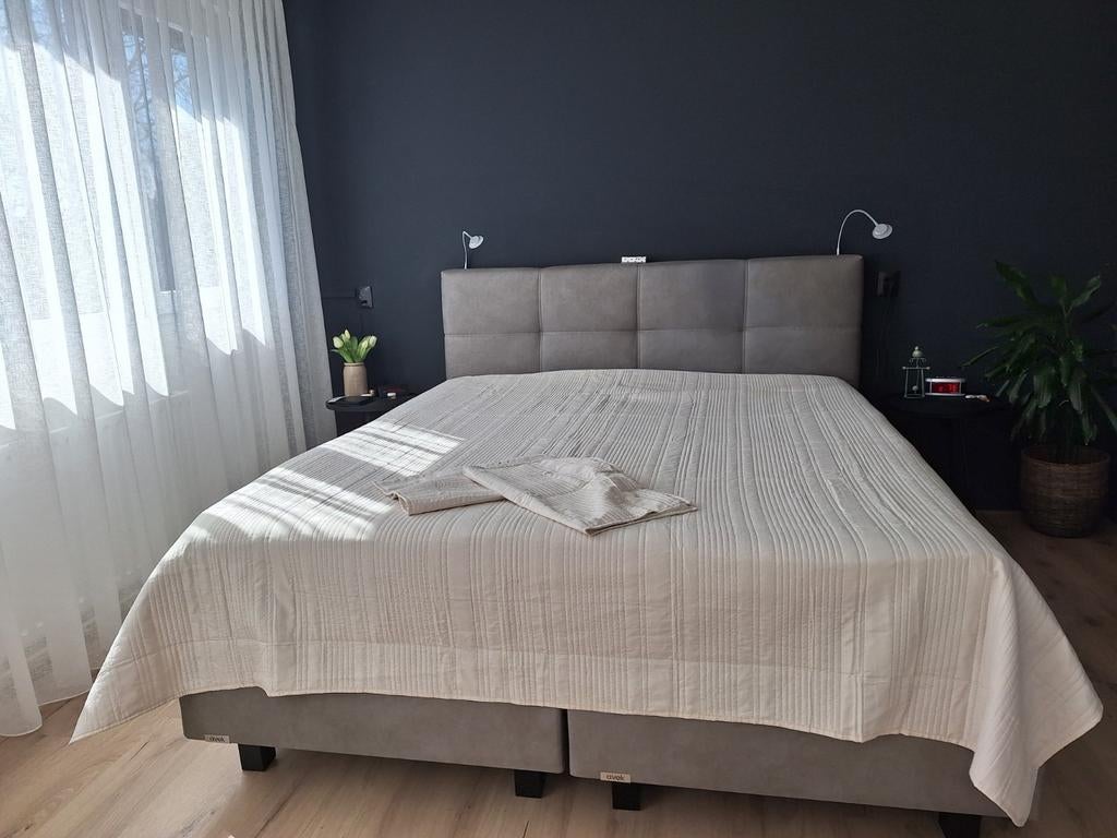 Mooie tweepersoonssprei, Ophalen of Verzenden, Eenpersoons, Beige