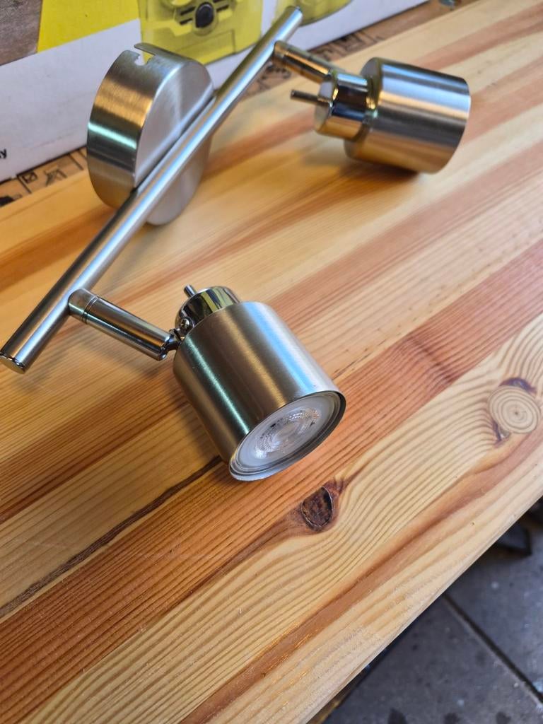 Philips Opbouwspot LED - inclusief 2 lichtbronnen, Huis en Inrichting, Lampen | Spots, Gebruikt, Metaal of Aluminium, Modern, Strak