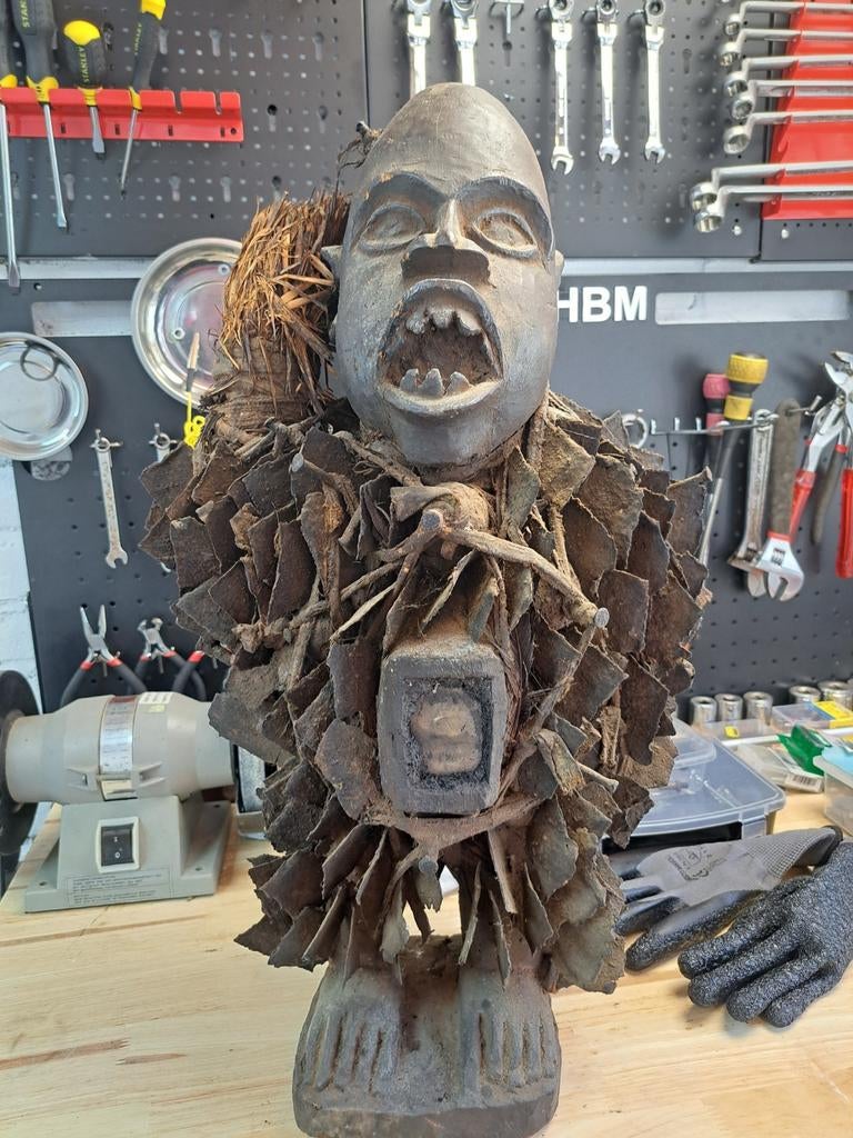 Spijker beeld uit Congo., Ophalen of Verzenden