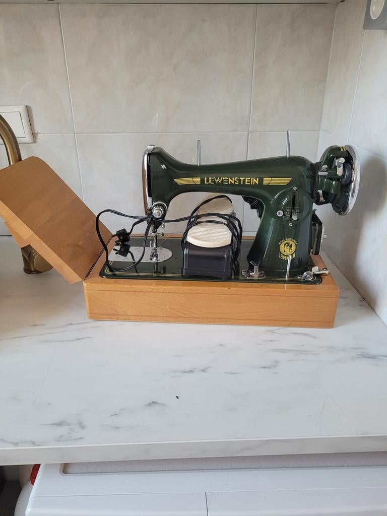 Lewenstein naaimachine.doet het niet., Ophalen of Verzenden