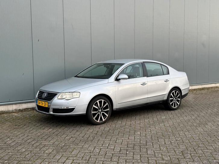 Volkswagen Passat 2.0 FSI | NAP|Cruise control | Trekhaak |, Auto's, Volkswagen, Particulier, Passat, Airbags, Airconditioning