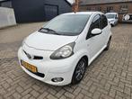 Toyota Aygo 1.0-12V Dyn. Nav,Apk,Nap,Airco, (bj 2011), Voorwielaandrijving, Euro 5, Stof, Gebruikt