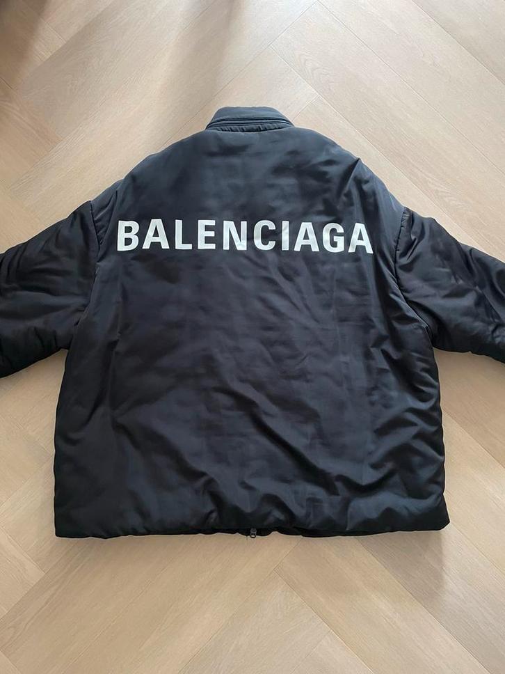 Originele Balenciaga Puffer Jas - Maat M (valt als XL), Kleding | Dames, Jassen | Winter, Zo goed als nieuw, Maat 46/48 (XL) of groter